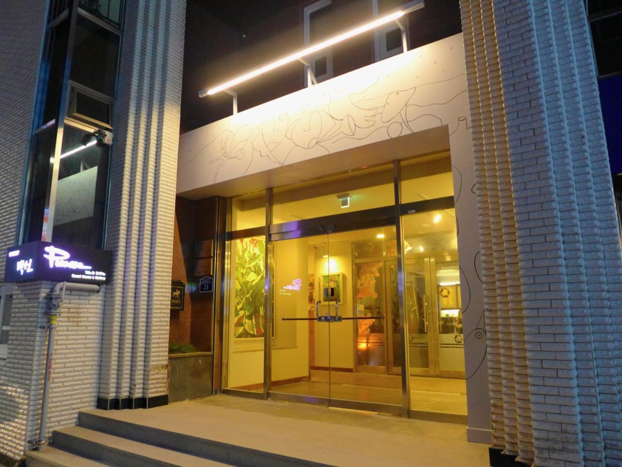 Gallery Family Hotel Мокпо Екстериор снимка